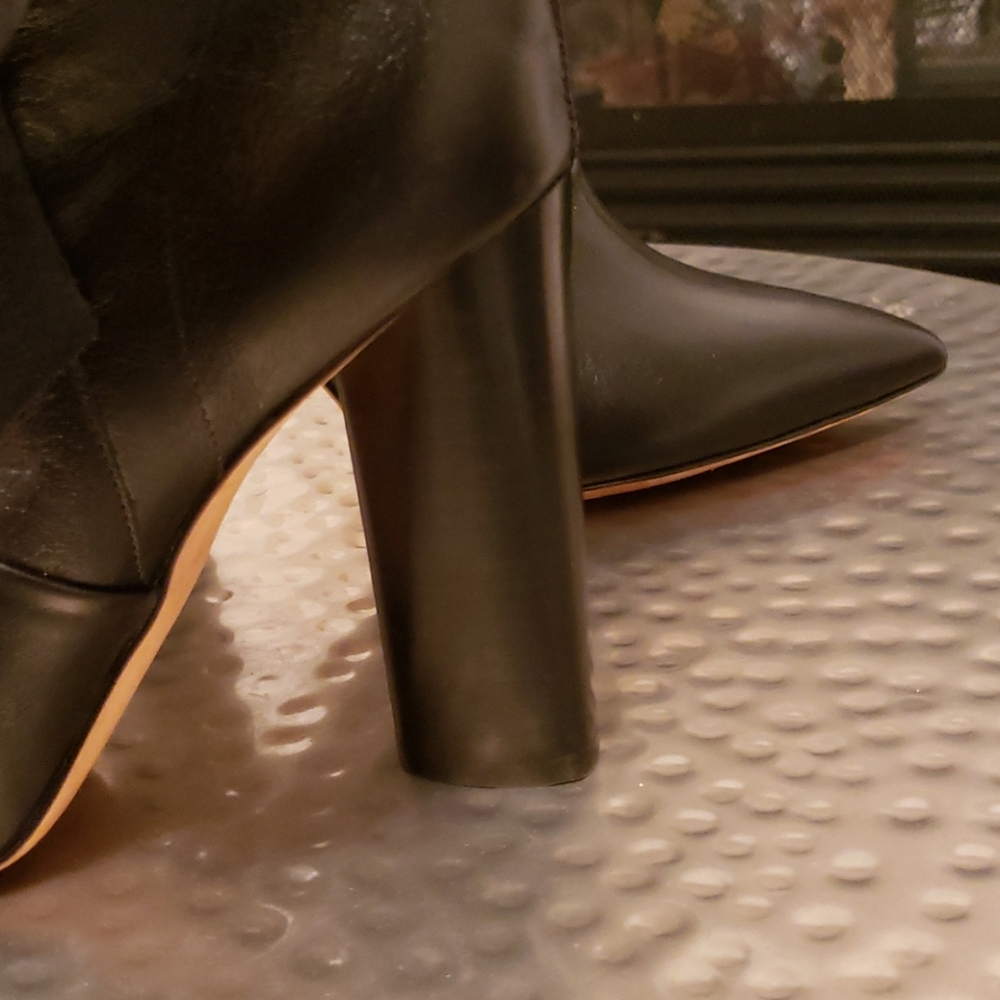 Shoes - Picture 4 of 4
